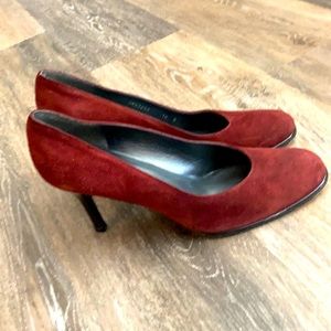 Stuart Weitzman dark burgundy wine suede heels 10B